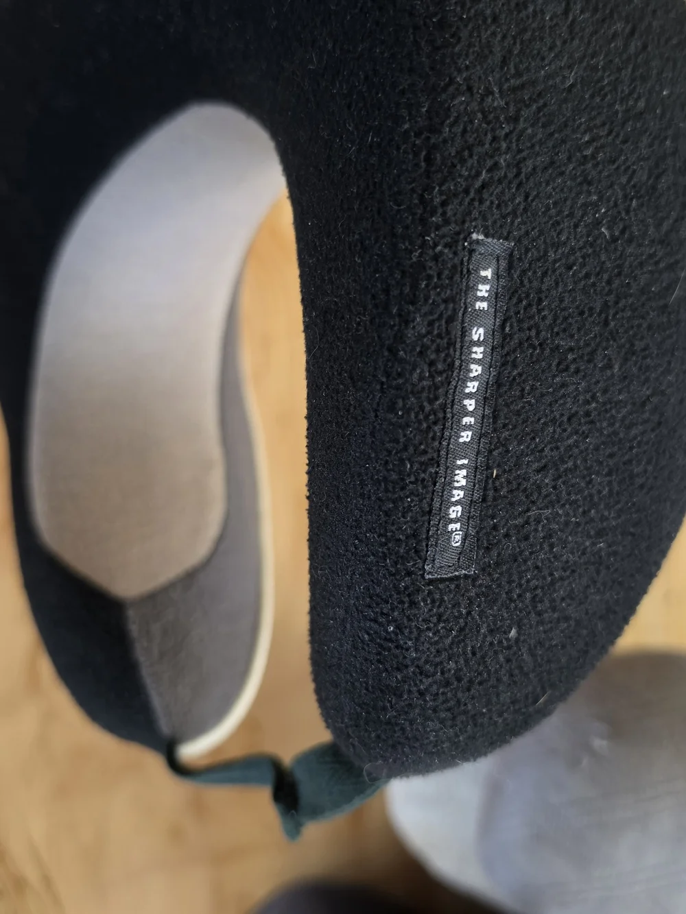 Sharper Image Bucky Travel Neck Pillow Set/4 - Memory Foam Millet Hull EUC